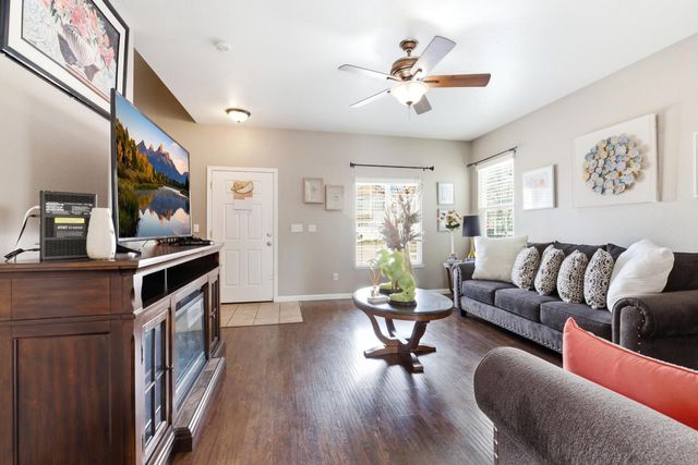 1516 Fog Bank Dr, Stockton, CA 95204