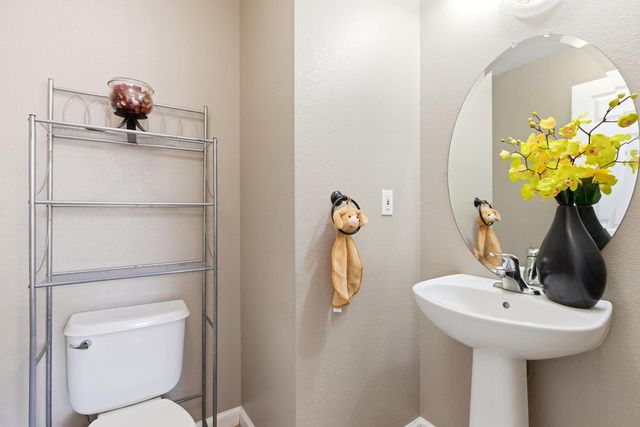 1516 Fog Bank Dr, Stockton, CA 95204