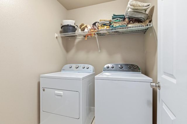 1516 Fog Bank Dr, Stockton, CA 95204