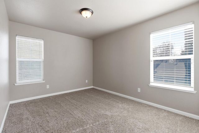 1516 Fog Bank Dr, Stockton, CA 95204