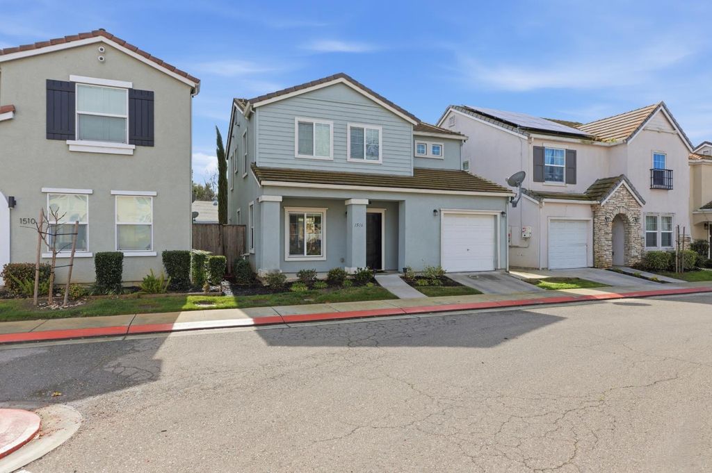 1516 Fog Bank Dr, Stockton, CA 95204