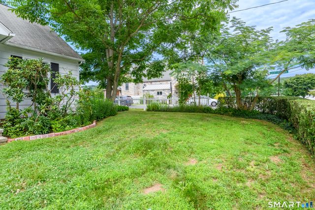 9 Maple Avenue, Beacon Falls, CT 06403
