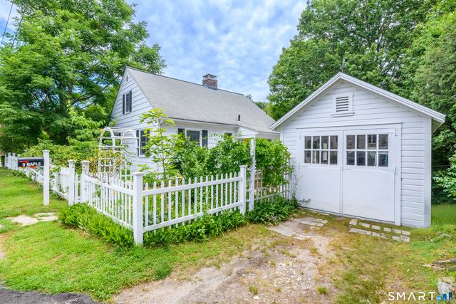 9 Maple Avenue, Beacon Falls, CT 06403