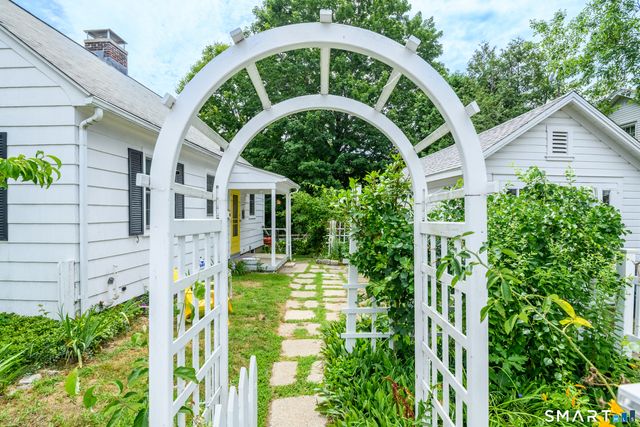 9 Maple Avenue, Beacon Falls, CT 06403