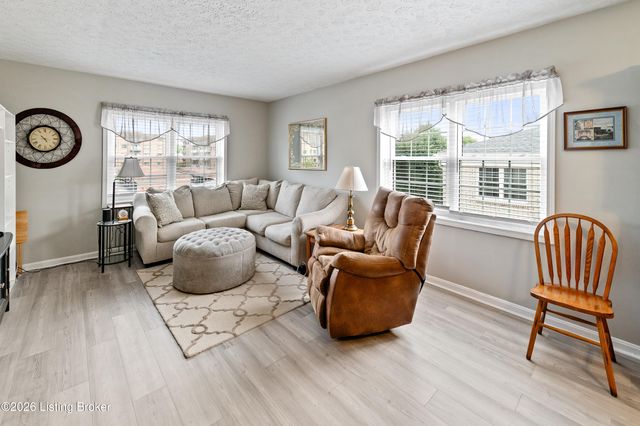 314 El Conquistador Pl, Louisville, KY 40220