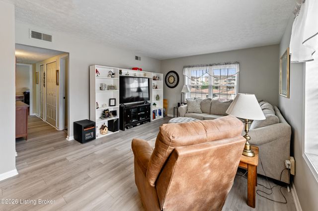314 El Conquistador Pl, Louisville, KY 40220