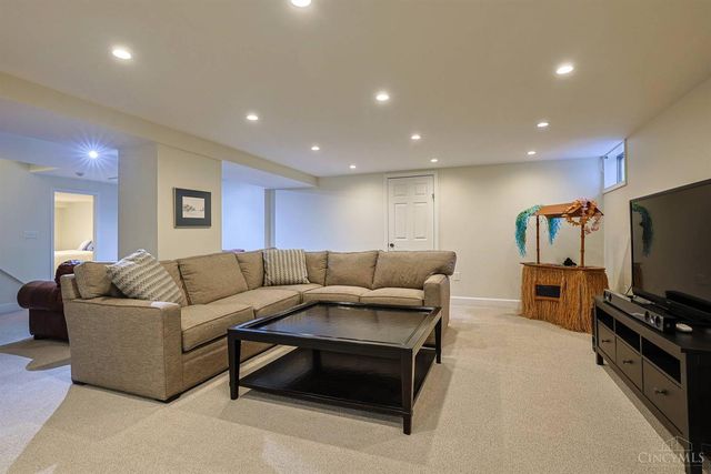 37 Carpenters Run, Cincinnati, OH 45241