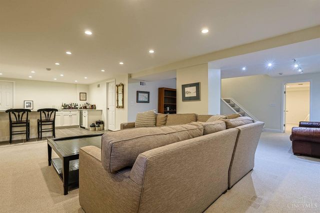 37 Carpenters Run, Cincinnati, OH 45241