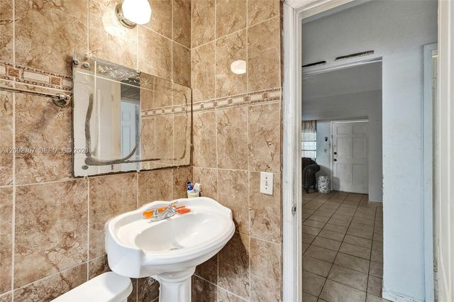 836 NW 101st Street, Miami, FL 33150