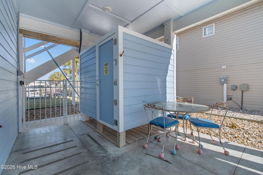 Image 11 of property listing at 550 Ocean Boulevard W, Supply, NC 28462