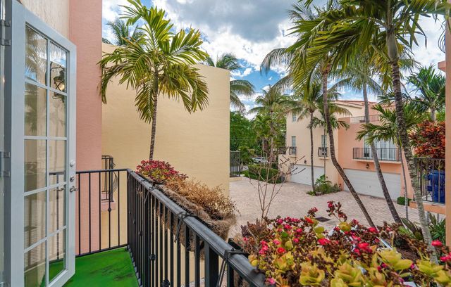 1123 NE 18th Avenue, Fort Lauderdale, FL 33304