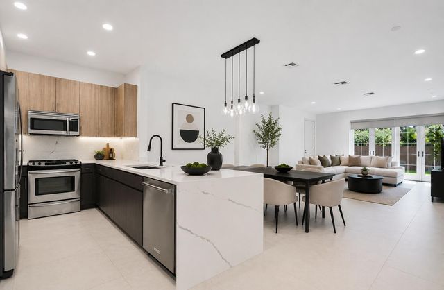 1123 NE 18th Avenue, Fort Lauderdale, FL 33304