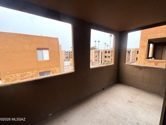 1810 E Blacklidge Dr Apt 319, Tucson, AZ 85719