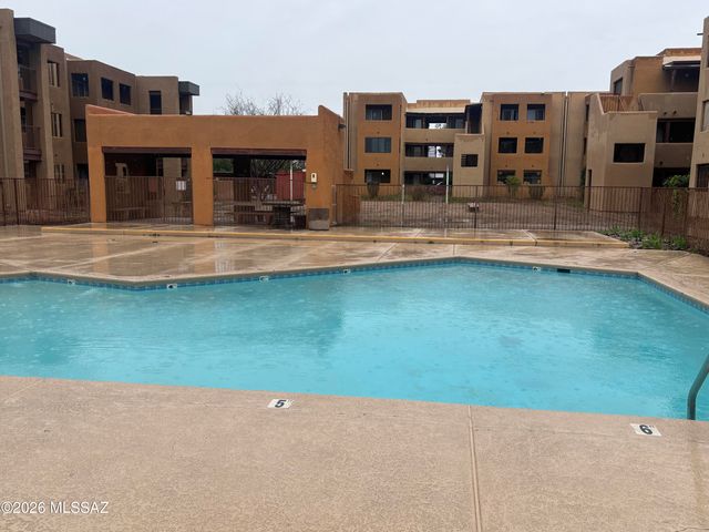 1810 E Blacklidge Dr Apt 319, Tucson, AZ 85719