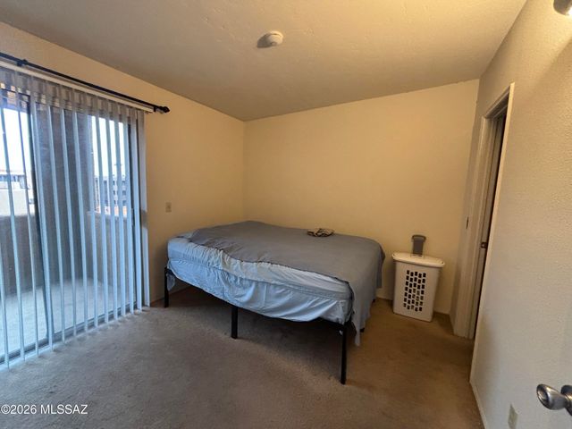 1810 E Blacklidge Dr Apt 319, Tucson, AZ 85719