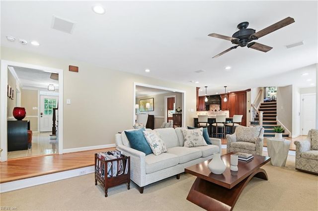 703 Circle LN, Virginia Beach, VA 23451