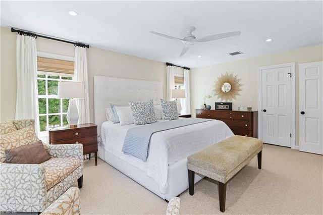 703 Circle LN, Virginia Beach, VA 23451