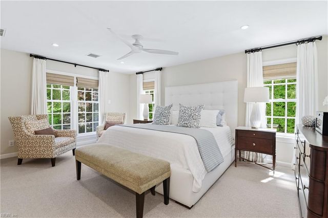 703 Circle LN, Virginia Beach, VA 23451