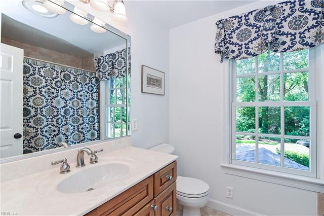 703 Circle LN, Virginia Beach, VA 23451