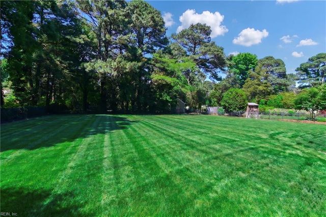 703 Circle LN, Virginia Beach, VA 23451