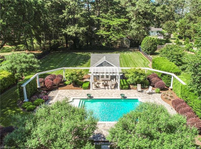 703 Circle LN, Virginia Beach, VA 23451
