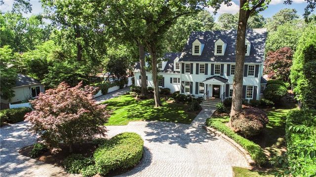 703 Circle LN, Virginia Beach, VA 23451