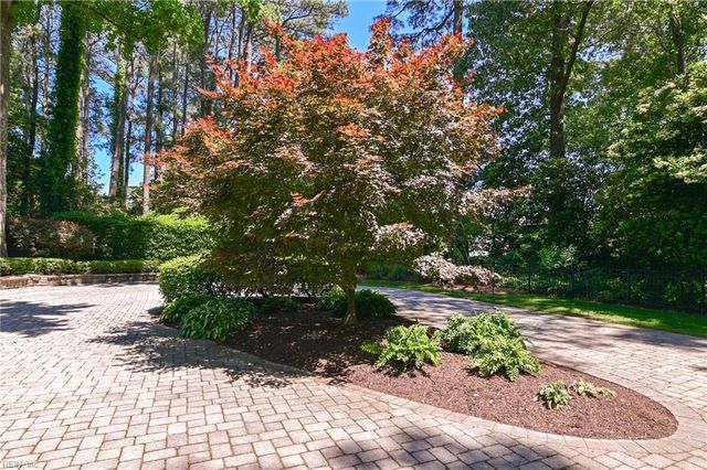 703 Circle LN, Virginia Beach, VA 23451