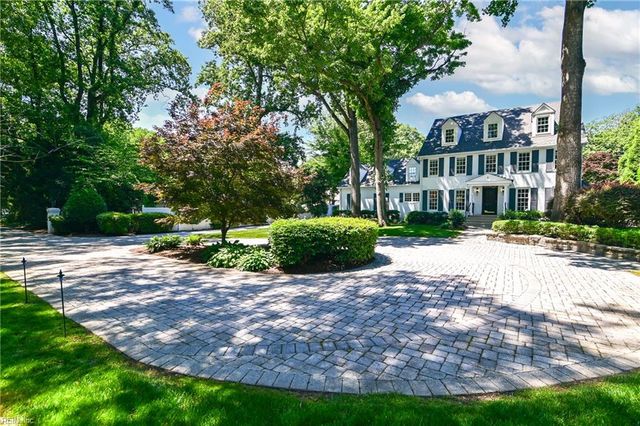 703 Circle LN, Virginia Beach, VA 23451