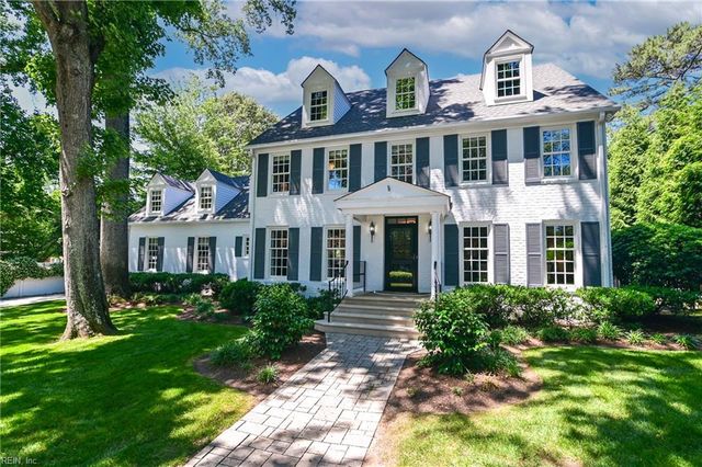 703 Circle LN, Virginia Beach, VA 23451