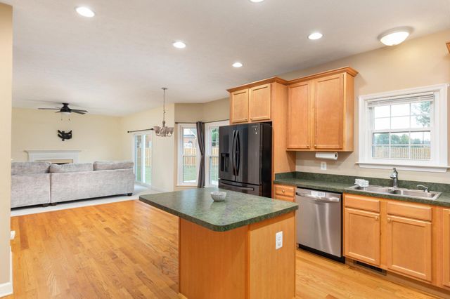 677 DELLINGER DR, Strasburg, VA 22657