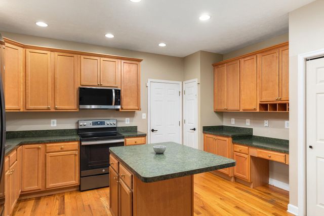 677 DELLINGER DR, Strasburg, VA 22657