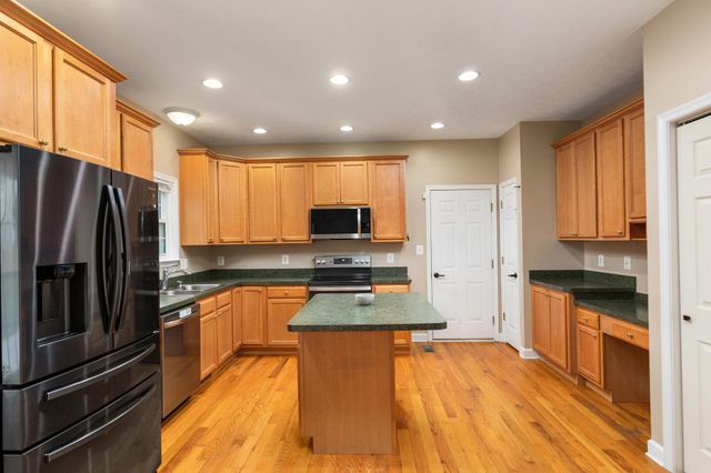 677 DELLINGER DR, Strasburg, VA 22657