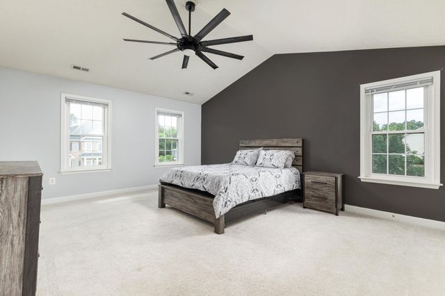 677 DELLINGER DR, Strasburg, VA 22657