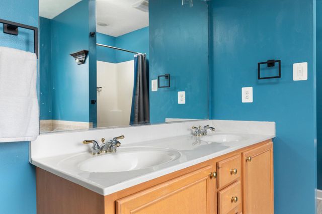 677 DELLINGER DR, Strasburg, VA 22657