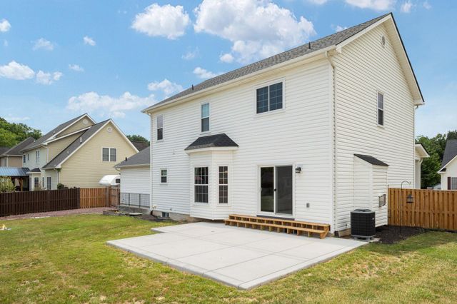 677 DELLINGER DR, Strasburg, VA 22657