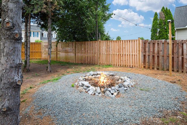 677 DELLINGER DR, Strasburg, VA 22657