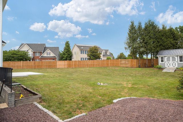 677 DELLINGER DR, Strasburg, VA 22657