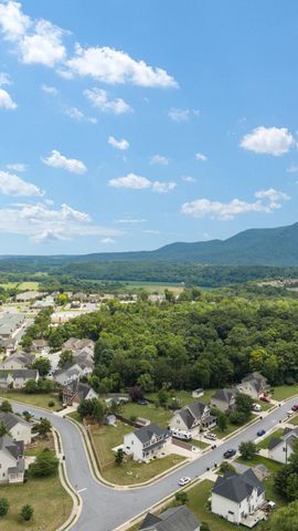 677 DELLINGER DR, Strasburg, VA 22657