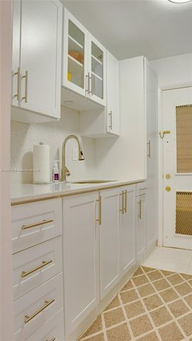 16801 NE 13th Ave 202, Miami, FL 33162