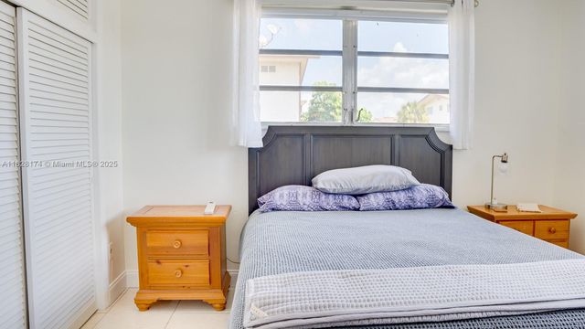 16801 NE 13th Ave 202, Miami, FL 33162