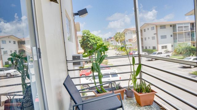 16801 NE 13th Ave 202, Miami, FL 33162