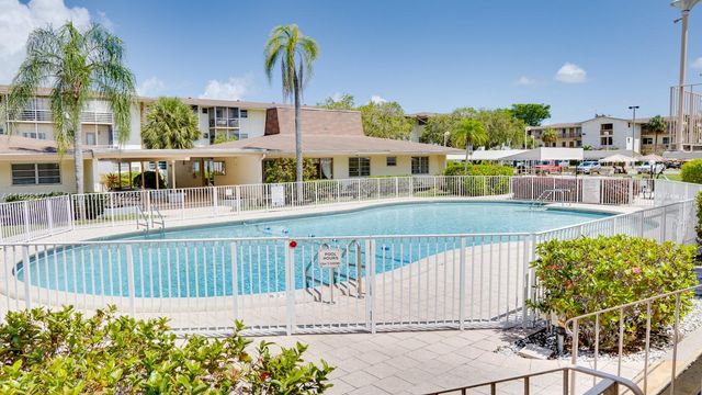 16801 NE 13th Ave 202, Miami, FL 33162
