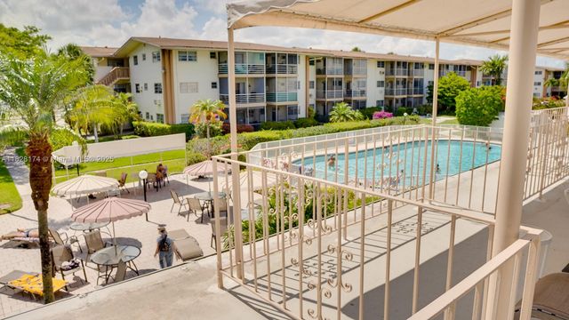 16801 NE 13th Ave 202, Miami, FL 33162
