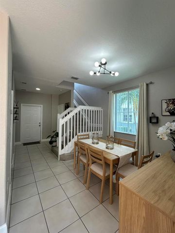 7301 NW 174TH Terrace 100, Hialeah, FL 33015