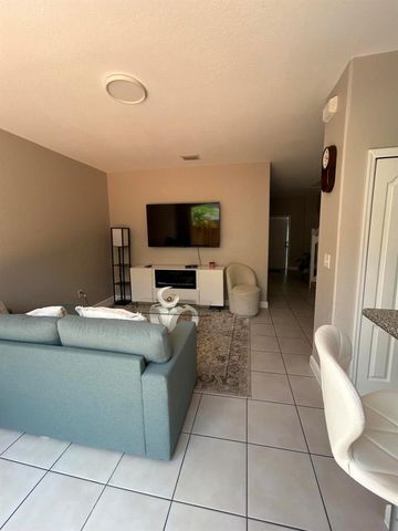 7301 NW 174TH Terrace 100, Hialeah, FL 33015