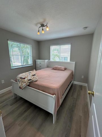 7301 NW 174TH Terrace 100, Hialeah, FL 33015
