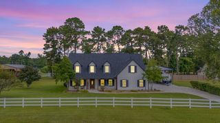 702 Saddle Creek Farms Drive, Crosby, TX 77532