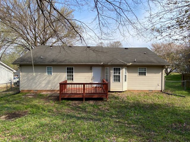 3250 N Senseney Cir, Clarksville, TN 37042