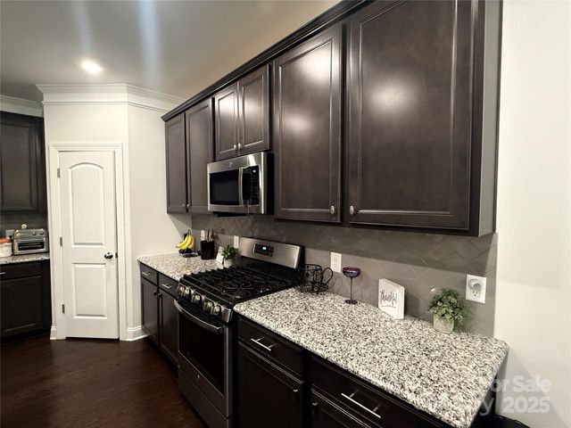 5161 Quail Forest Drive, Clemmons, NC 27012