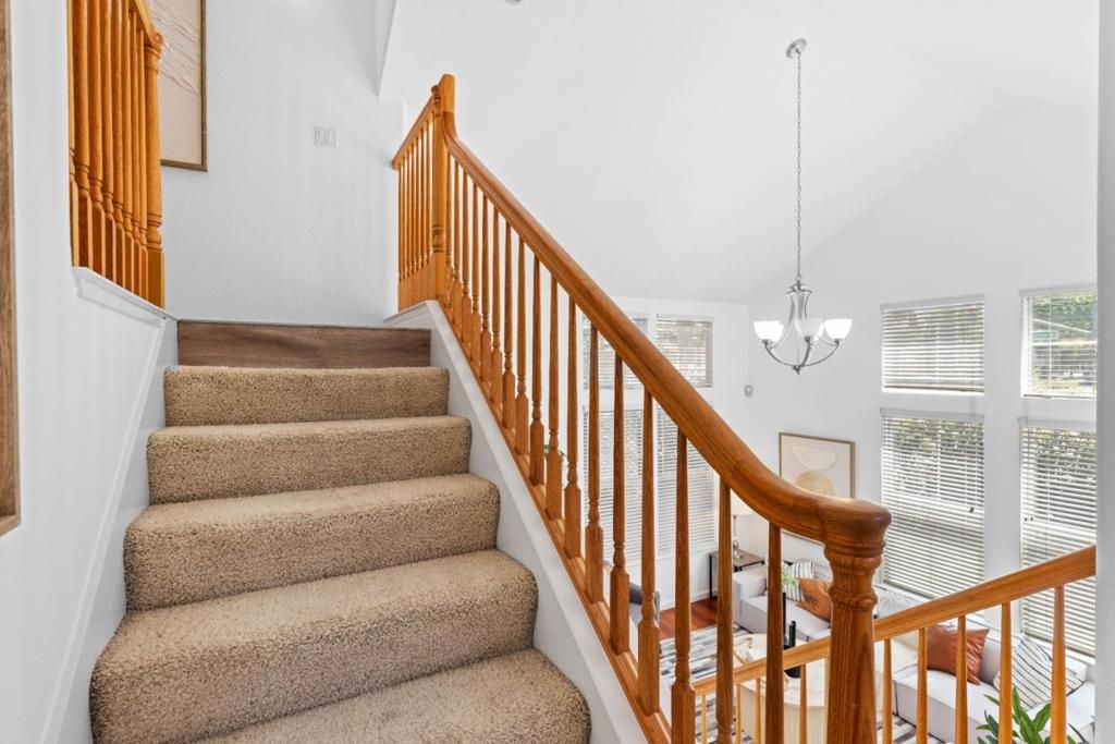 Image 12 of property listing at 298 S Rengstorff Avenue, Mountain View, CA 94040